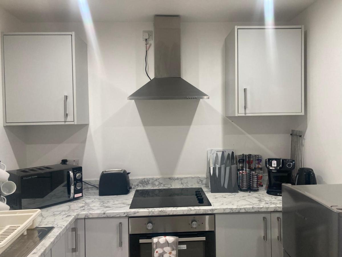 Lancing Apartments - Spacious 2 Bed - Sleeps 6 - Burnham Village Slough Exteriér fotografie