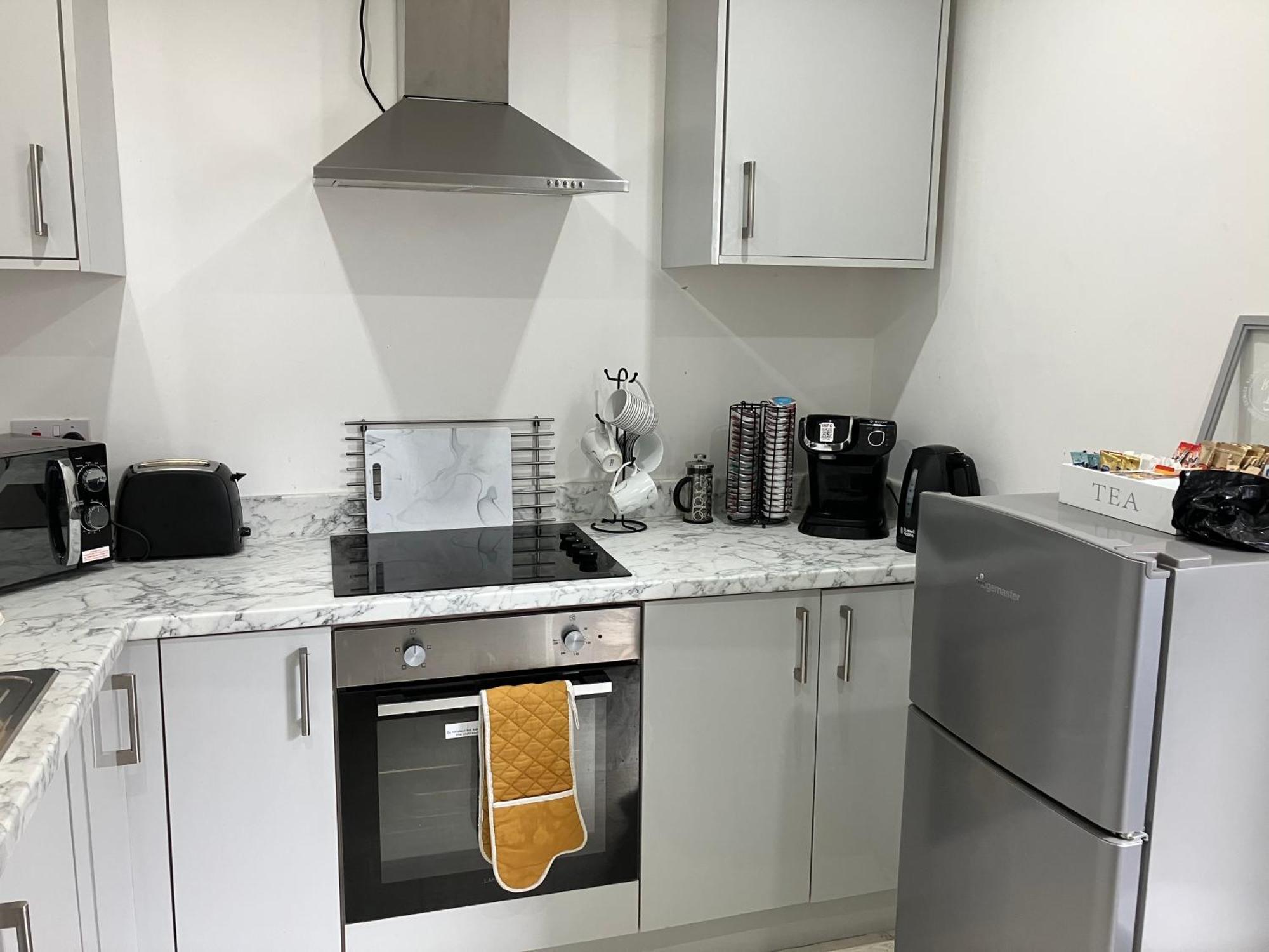 Lancing Apartments - Spacious 2 Bed - Sleeps 6 - Burnham Village Slough Exteriér fotografie